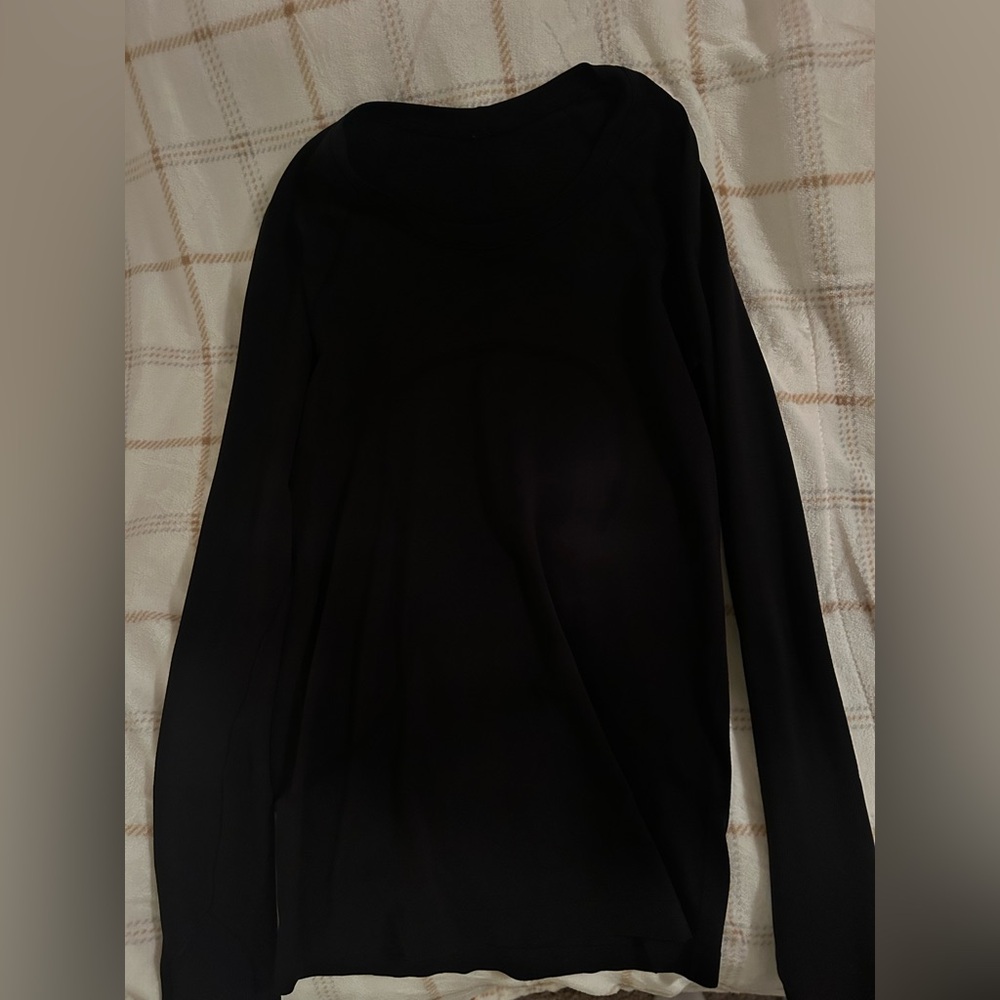 Black lululemon swiftly tech